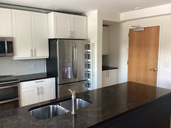 Foto del edificio - 2835 W Parkside Pl