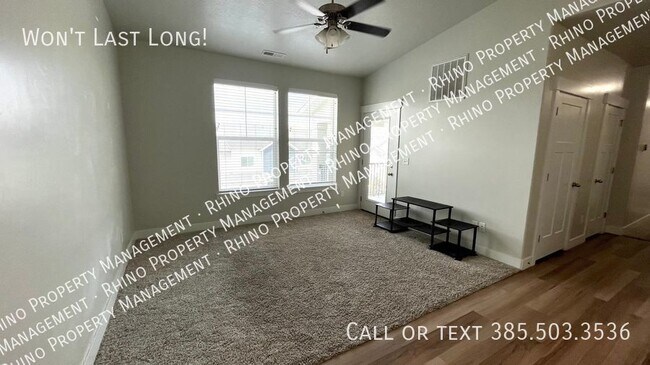 Building Photo - $900 OFF SEPT RENT!! 3 Bed/2 Bath Condo in...