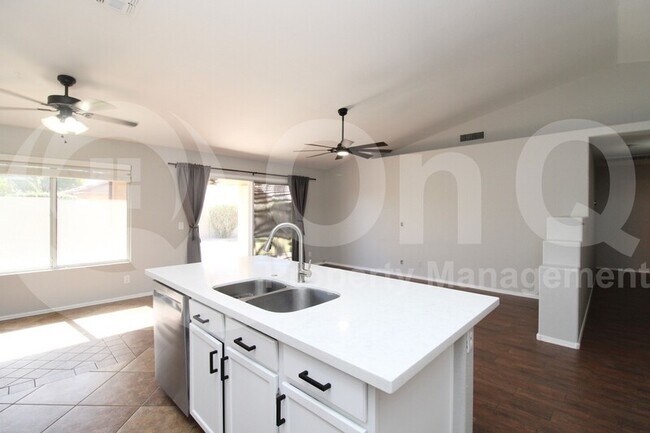 Foto del edificio - 103 W Patrick St