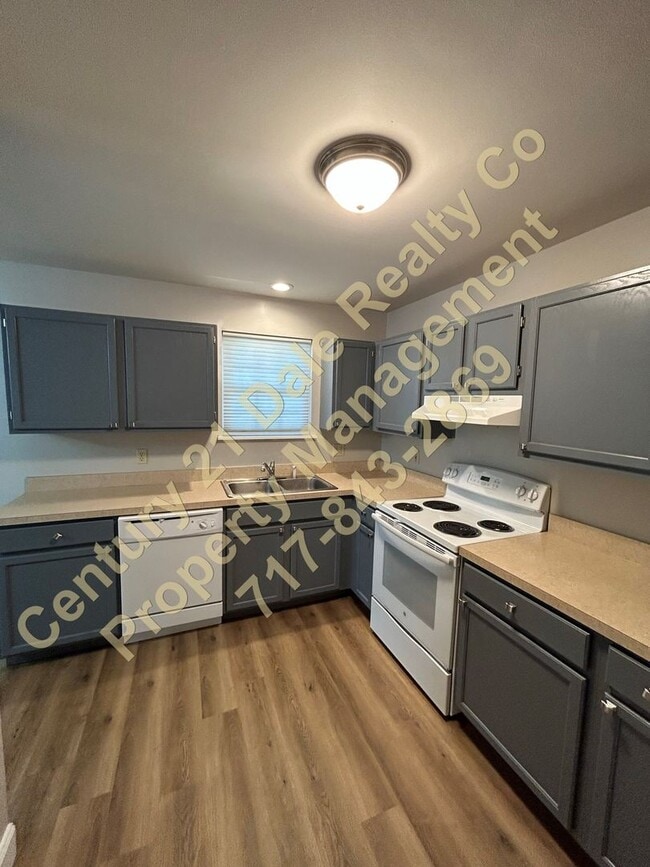 Building Photo - Beautiful 3 Bedroom House in Dover School ...