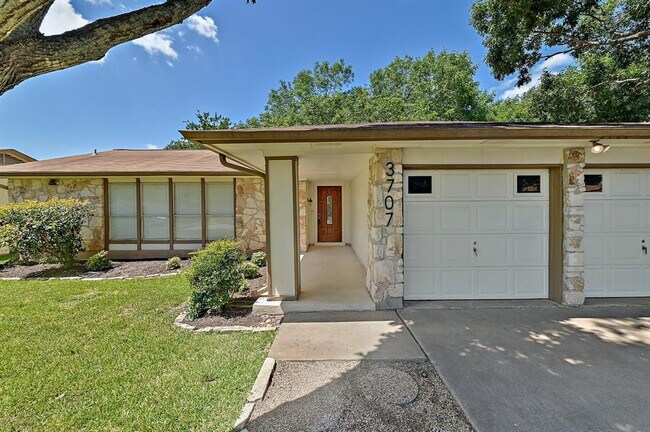 Building Photo - 3707 Tarragona Ln