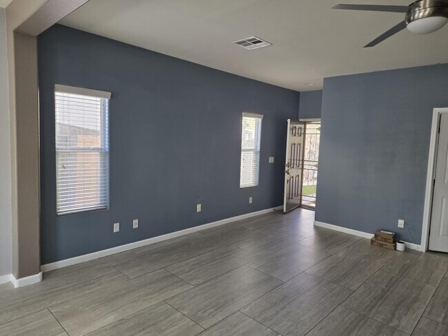 Foto del edificio - 3760 Candytuft Ridge Ave