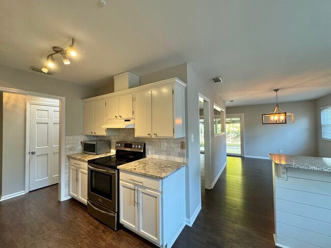 Foto del edificio - 1230 Hemlock St