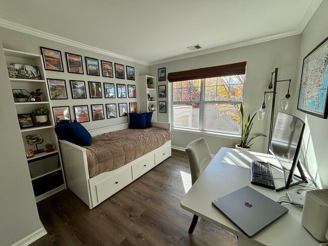 Building Photo - 34 Schoolhouse Dr