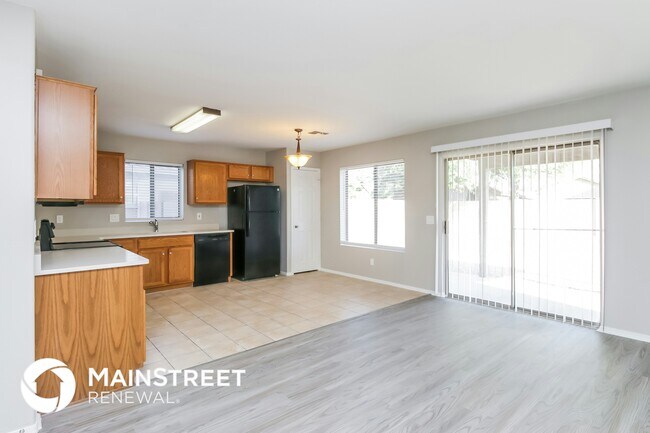 Foto del edificio - 2221 N 105th Ave
