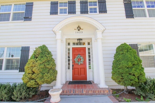Building Photo - Classic Nampa Home