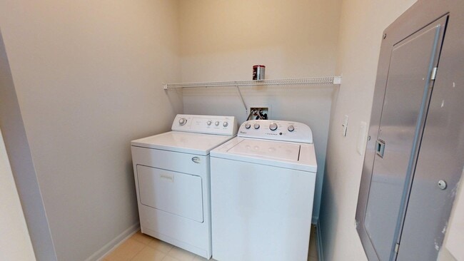 Building Photo - 2767 S Knightsbridge Cir