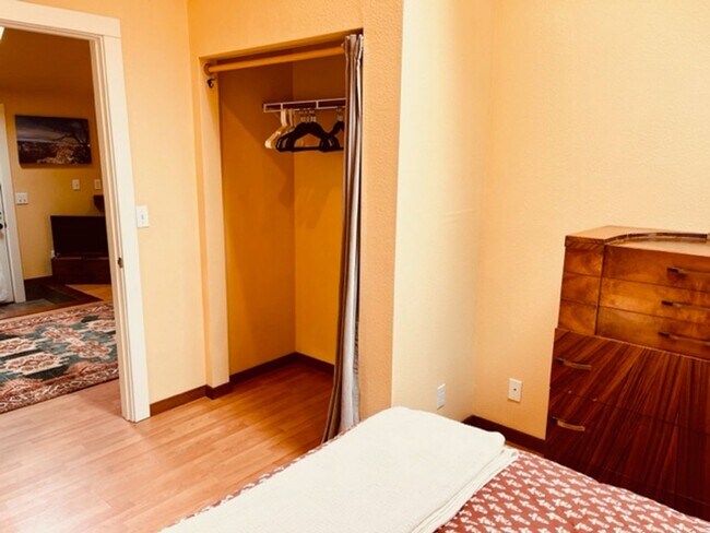 Building Photo - 1 Bed 1 Bath ADU Fully Furnished