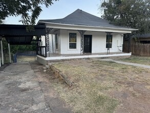 Building Photo - 621 E Harris Ave