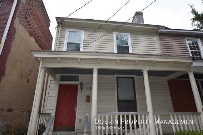 Building Photo - 704 W Clay St