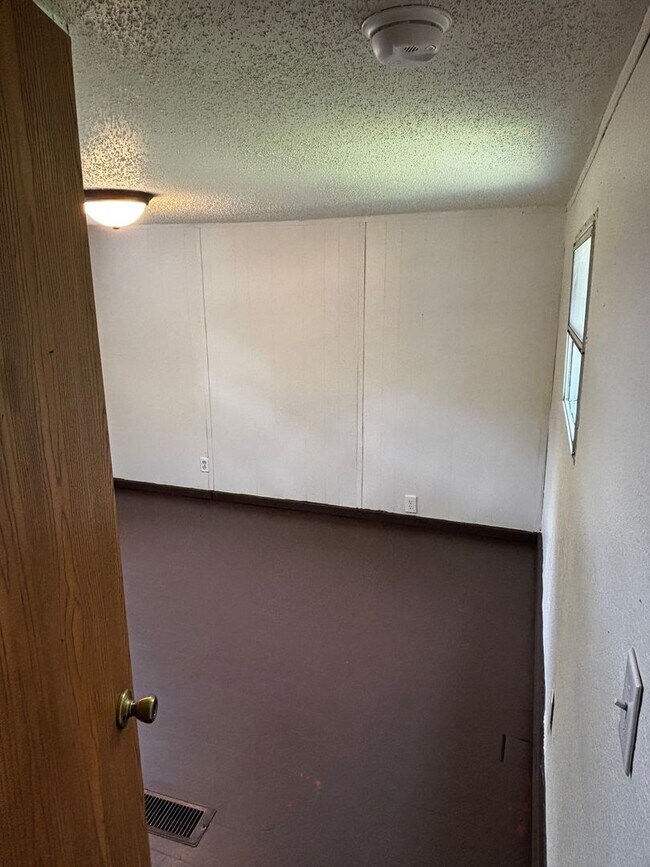 Building Photo - 22056 Hwy Mm