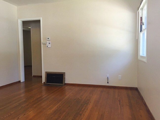 Building Photo - 266 S Orange St