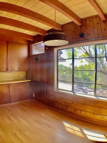 Building Photo - 2861 Hollyridge Dr