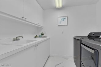 Building Photo - 435 Dockside Dr