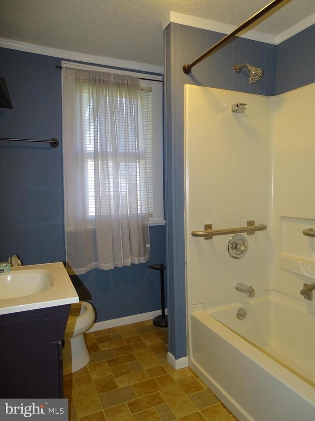 Foto del edificio - 7031 Lincoln Way W