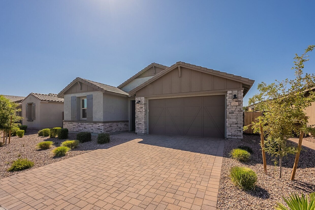 Primary Photo - New Build 2023 Beautifully Updated