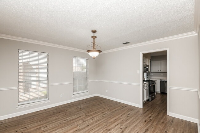 Building Photo - 5429 Crater Lake Dr