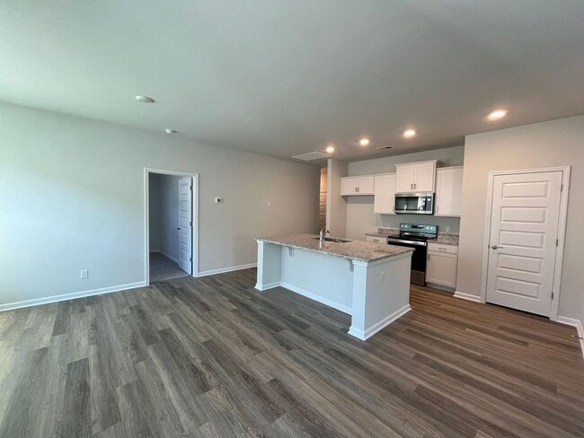 Building Photo - 147 Holloway Hill