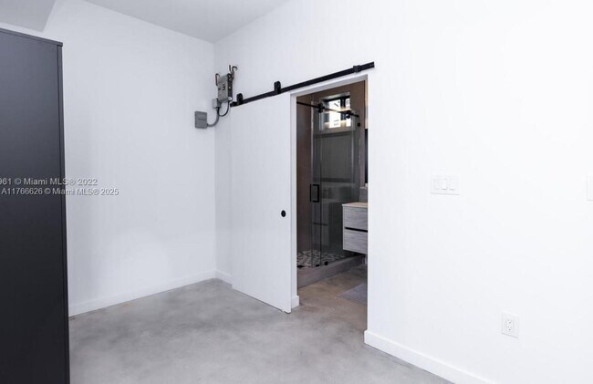 Foto del edificio - 7103 NE 4th Ct