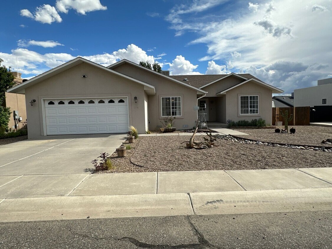 Primary Photo - 3 Bedroom 2 Bathroom Home available starti...