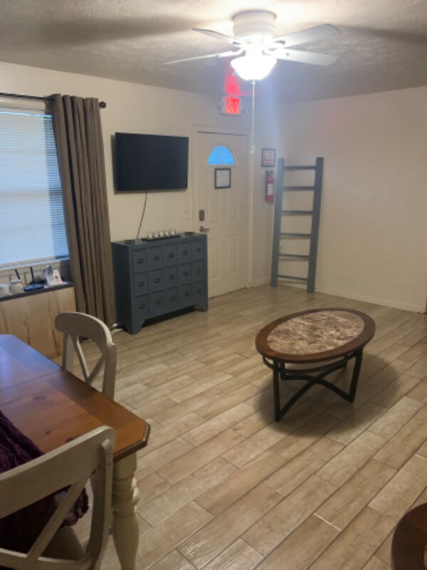 Foto del edificio - 349 N 2nd St