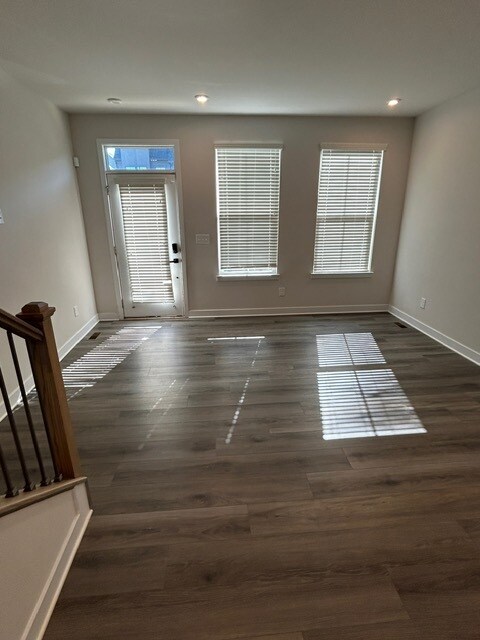 Foto del edificio - 6155 Station Crossing Ave