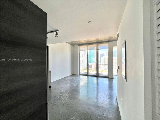Foto del edificio - 151 SE 1st St