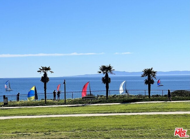 Foto del edificio - 1312 Shoreline Dr