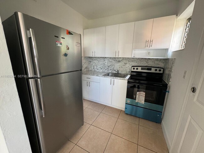 Foto del edificio - 120 SW 18th Ct