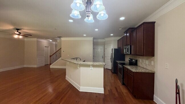 Foto del edificio - 590 Summerstone Ln