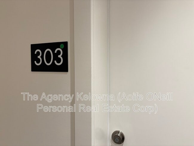 Building Photo - 1036 Coronation Ave