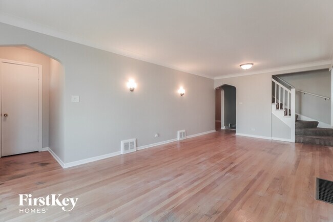 Building Photo - 6531 S Kostner Ave