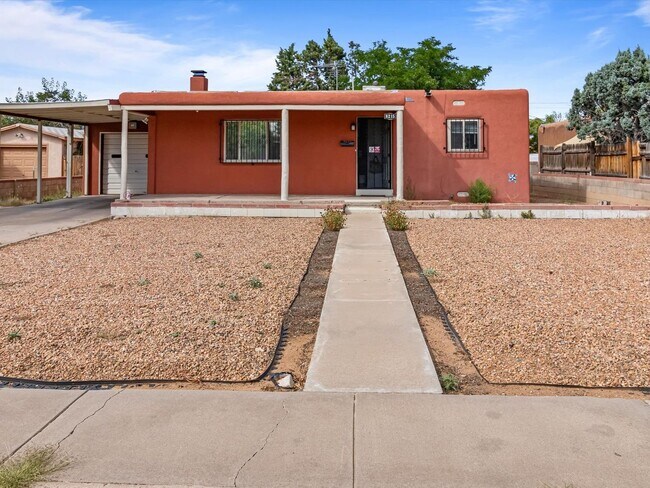 Foto del edificio - Unfurnished | 2 Bed / 1 Bath | NE Albuquer...