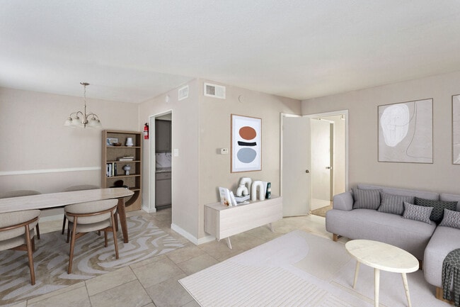 Building Photo - La Carmona