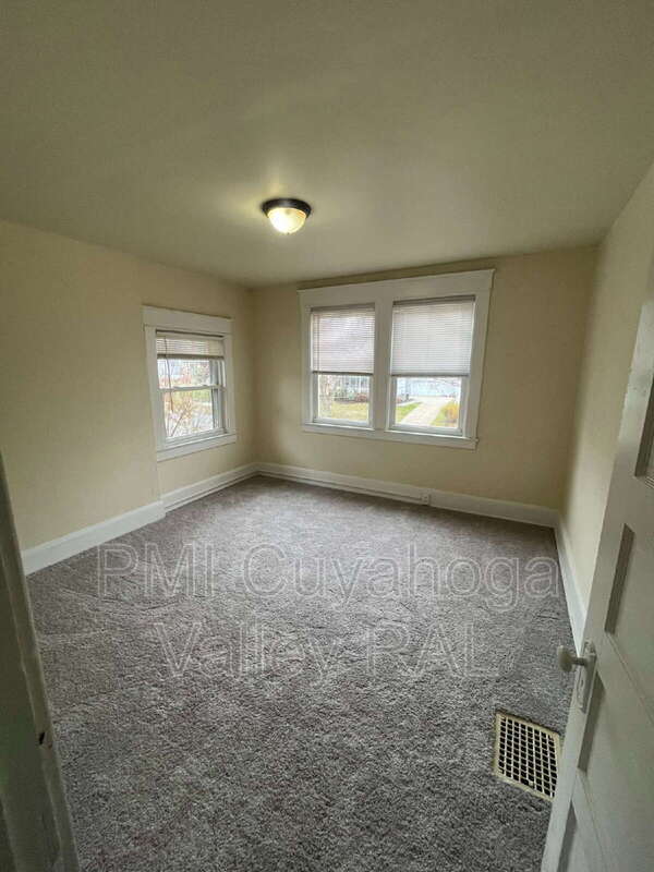 Foto del edificio - 555 Brittain Rd