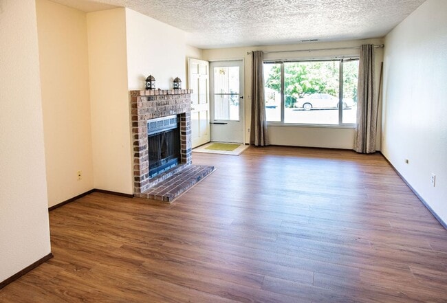 Building Photo - 2729 SE 63rd Ave
