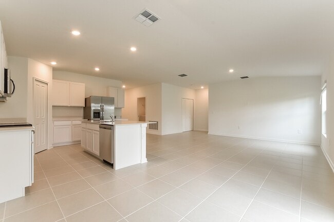 Building Photo - 1370 Inkberry Cir