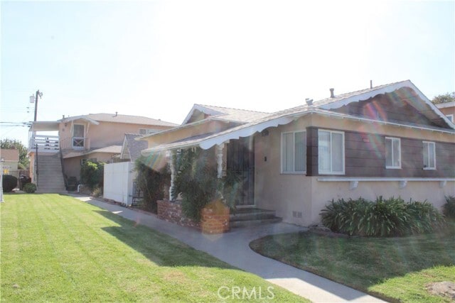 Building Photo - 1342 W Valencia Dr