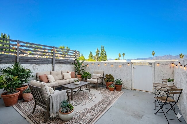 Building Photo - 126 Casuda Canyon Dr