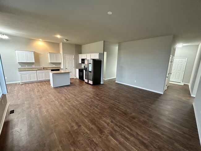 Building Photo - 2670 Claremont Dr