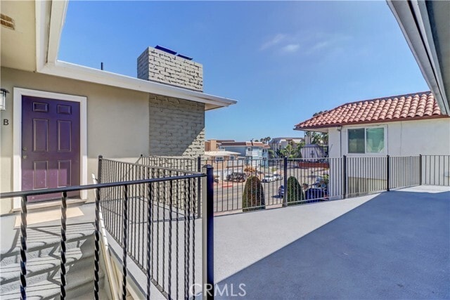 Building Photo - 312 Avenida Del Mar