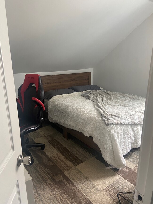 Bedroom 2 - 5 Ballouville Rd