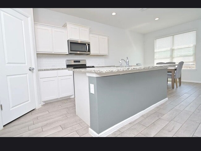 Building Photo - 8621 Angel Gardens Dr