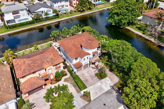 Foto del edificio - 6502 SW 162nd Ct
