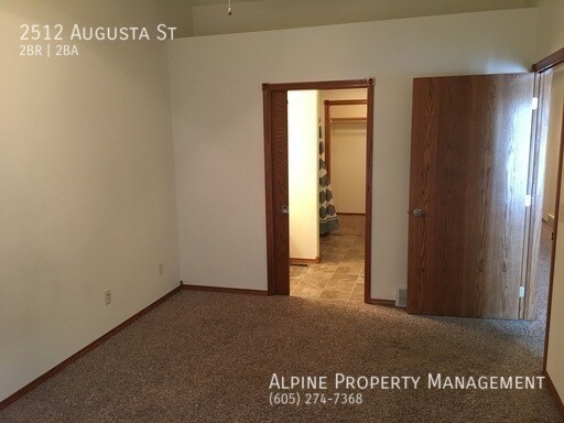 Building Photo - 2512 Augusta St