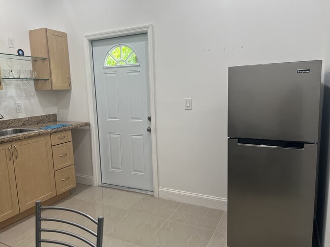 Foto del edificio - 1412 SW 82nd Ct