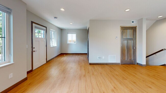 Foto del edificio - 1215 SE 8th St