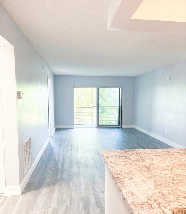 Foto del edificio - 1700 NW 58th Terrace