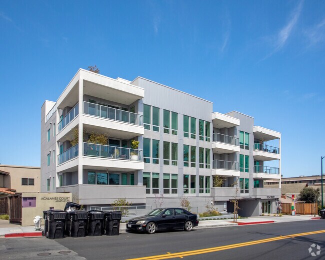 Building Photo - Trinity Condominium