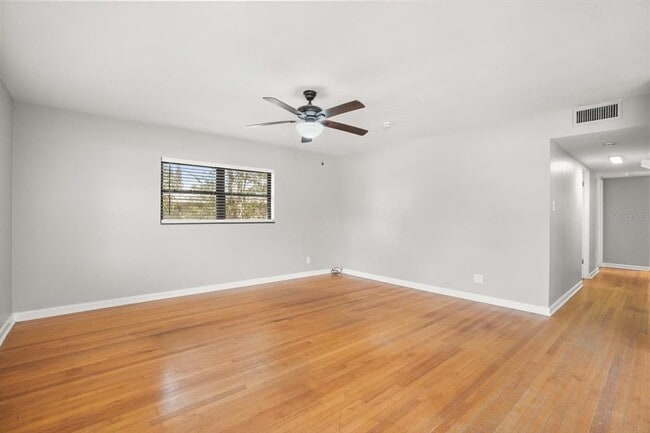 Building Photo - 524 Byron Rd